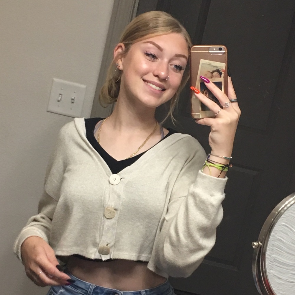 Meet your Posher, Karlie